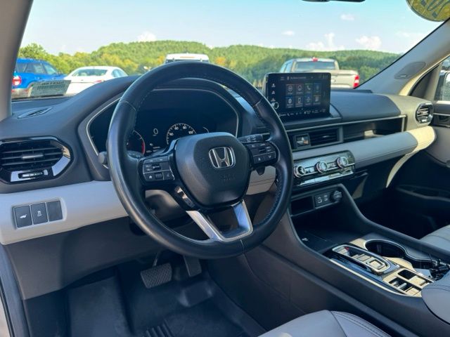 Used 2025 Silver Honda Touring image 25