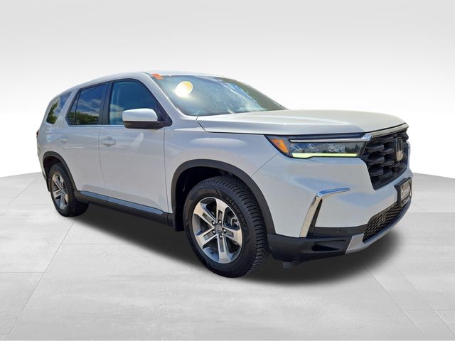 Platinum White Pearl 2025 Honda Pilot SUV / Crossover All-Wheel Drive Automatic