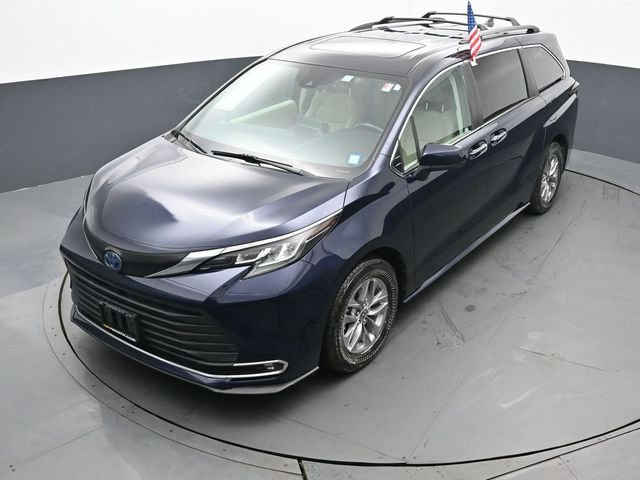 2022 Toyota Sienna XLE 46