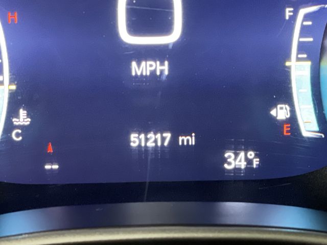 2023 Chrysler Pacifica Touring L photo