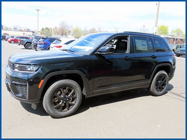 2026 Jeep Grand Cherokee Base, Laredo