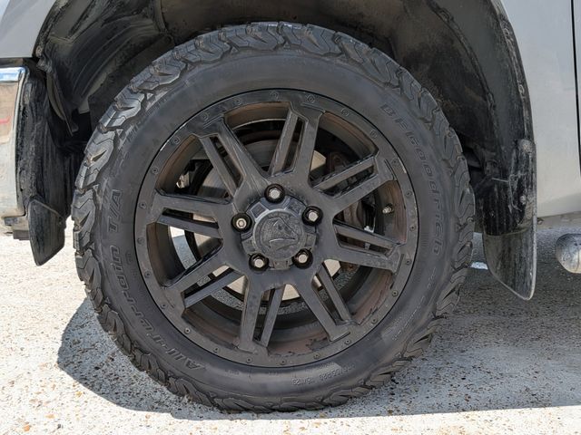 2020 Toyota Tundra SR5 - 8