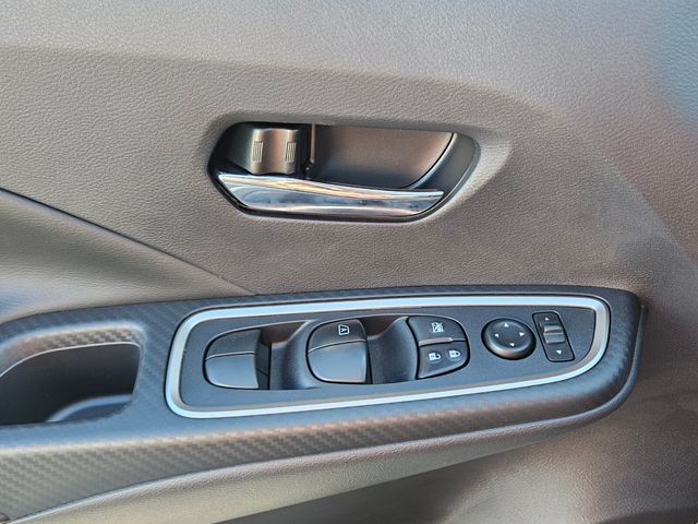 New 2025 Silver Nissan 1.6 SR image 28