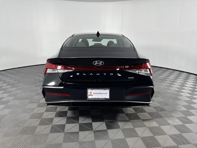 New 2025 Hyundai Elantra Hybrid For Sale in Indianapolis, IN