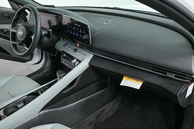 Elantra Hybrid Limited