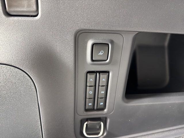 2025 Star White Metallic Tri-Coat Ford Expedition 4X4 SUV