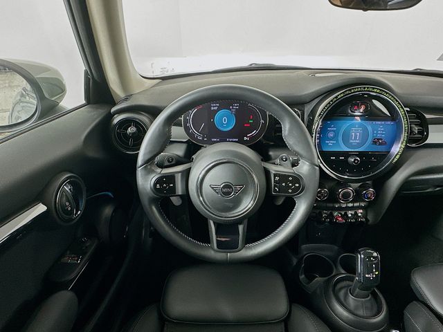 2022 MINI Cooper S Classic 11