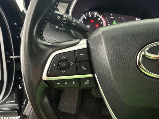 Used 2023 Toyota Highlander SUV