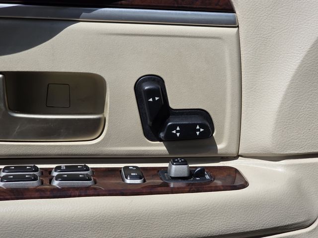 Used 2006 Lincoln Town Car Sedan