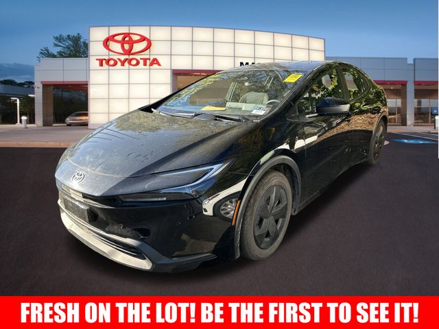 2024 Toyota Prius LE 3