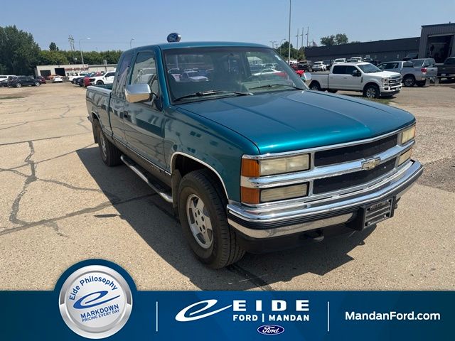 Blue 1994 Chevrolet C/K 1500 Pickup Truck 4-Speed Automatic Overdrive