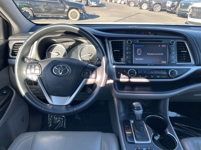 2015 Toyota Highlander Limited 19