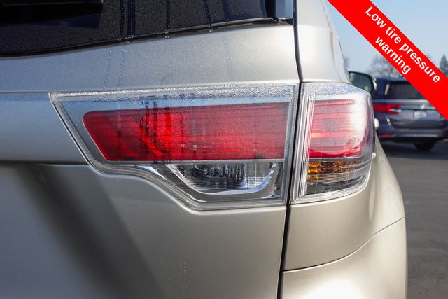 used 2015 Toyota Highlander car, priced at $15,955