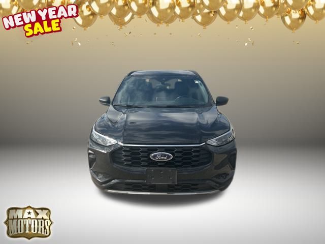 2023 Ford Escape ST-Line 2