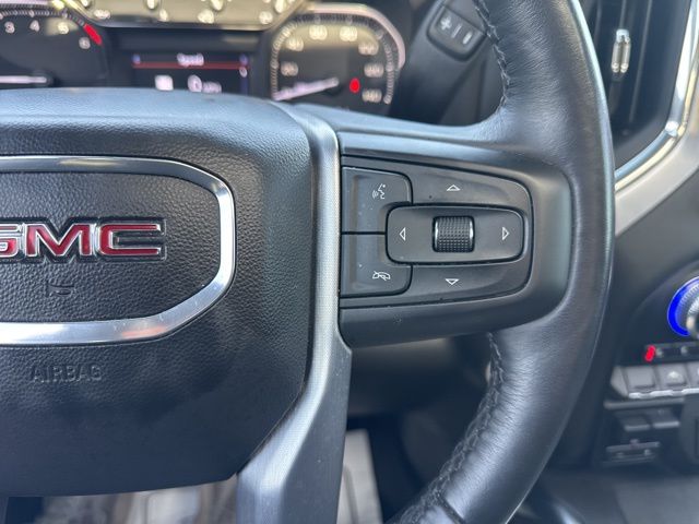 Used 2022 White GMC SLT image 23