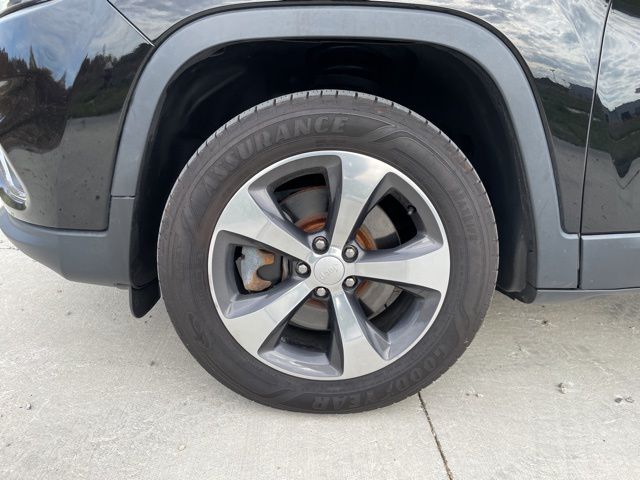 2019 Jeep Cherokee Limited 22