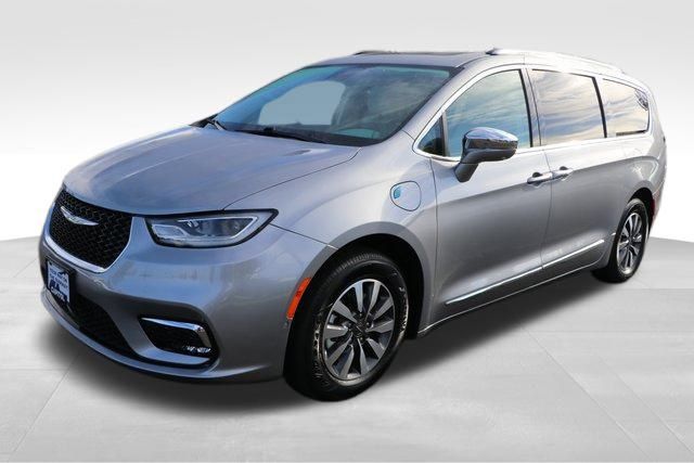 2021 Chrysler Pacifica Hybrid Limited 25