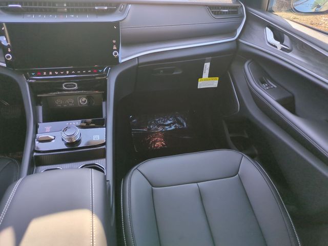 new 2026 Jeep Grand Cherokee car, priced at $43,550