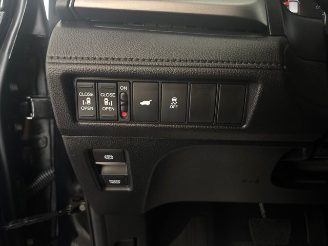 Used 2025 Honda Odyssey Van
