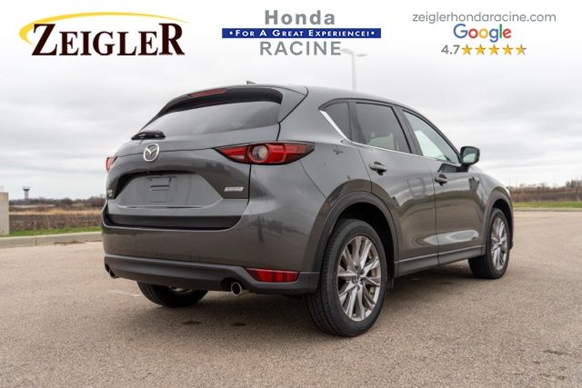 View vehicle photo 7