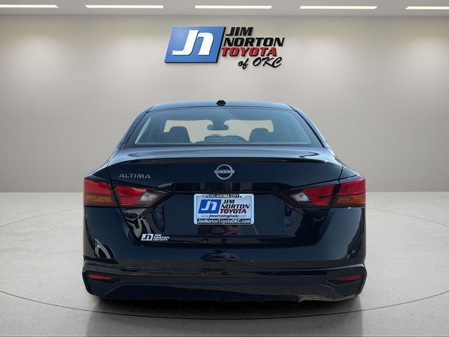 2025 Nissan Altima SV - Photo 6