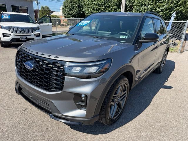 2026 Ford Explorer ST-Line AWD   