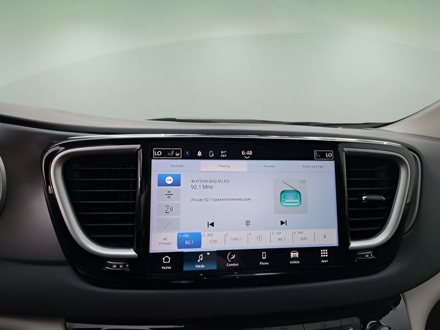Used 2024 Chrysler Pacifica Van