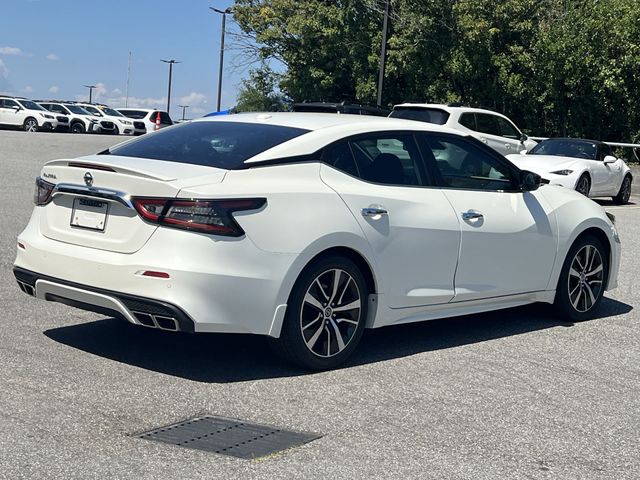 Used 2020 White Nissan 3.5 S image 13