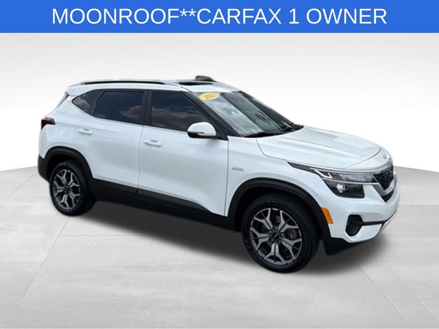 Snow White Pearl 2023 Kia Seltos SUV / Crossover All-Wheel Drive Continuously Variable Transmission
