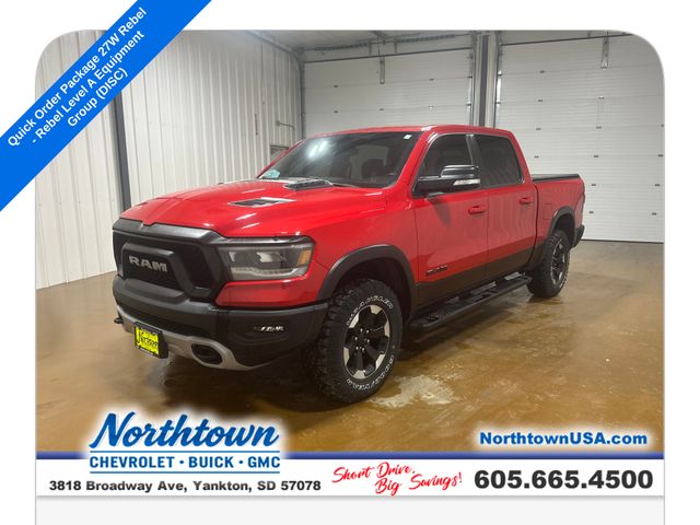 Flame Red Clearcoat 2022 RAM 1500 Pickup Truck Four-Wheel Drive 8-Speed Automatic