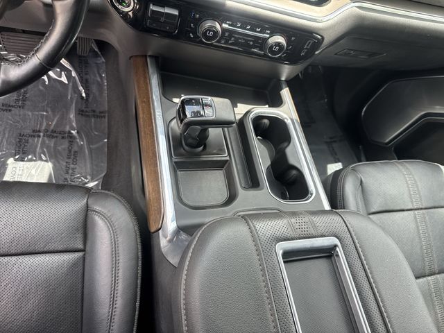 Used 2022  Chevrolet High Country image 24