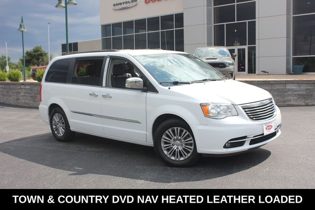Bright White Clearcoat 2016 Chrysler Town & Country Minivan Front-Wheel Drive 6-Speed Automatic