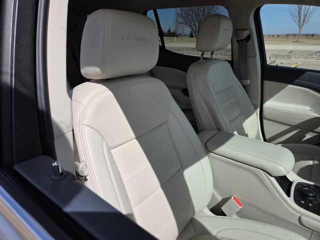 2023 GMC Acadia AWD Denali
