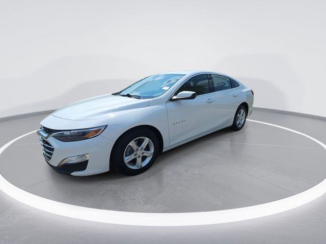 Used 2024 Summit White Chevrolet LS image 4