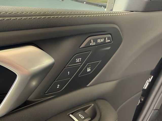 2026 BMW X7 40i - Photo 24