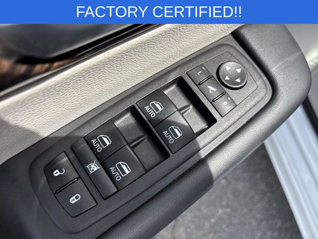 Used 2024 White Chrysler Limited image 15