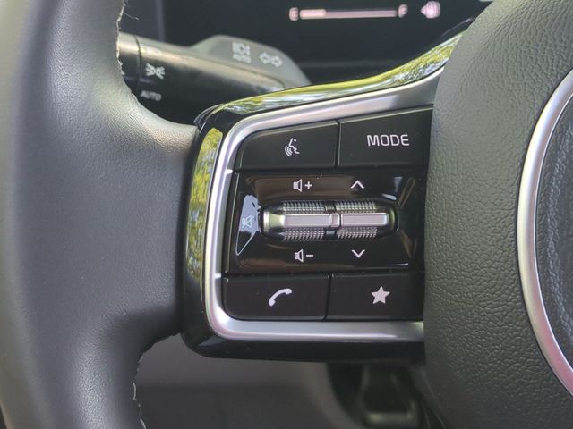 Used 2026 White Kia LXS image 19