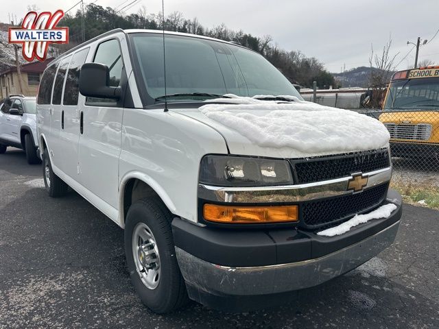 2024 Chevrolet Express 2500 LT RWD