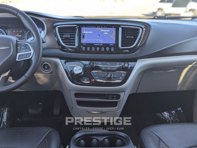 2017 Chrysler Pacifica Touring L 21