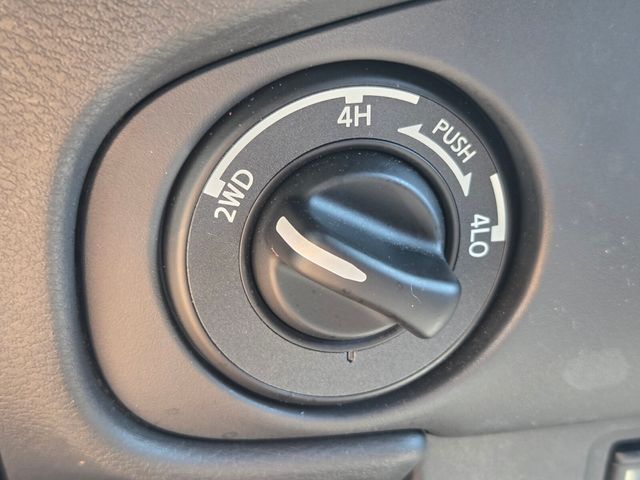Used 2024 Nissan Frontier Truck