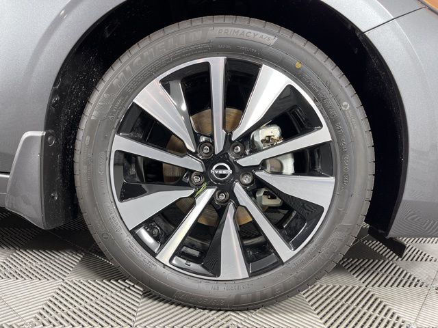 2025 Gun Metallic Nissan Sentra SV FWD Sedan