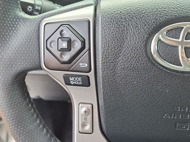 Used 2017 Silver Toyota SR5 image 17