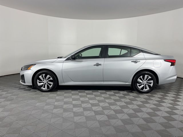 2024 Brilliant Silver Metallic Nissan Altima 2.5 S FWD Sedan