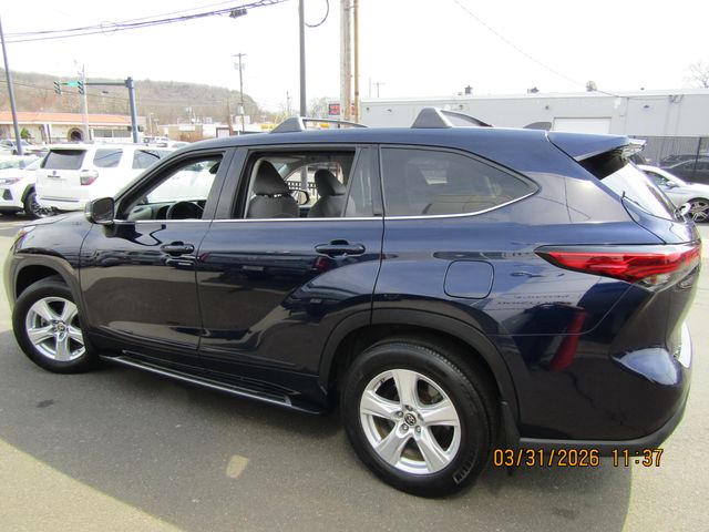used 2022 Toyota Highlander car, priced at $29,499