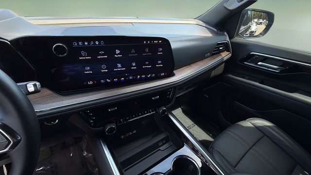 Used 2025 Black Chevrolet High Country image 25