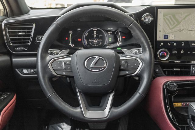 2024 Lexus NX 450h+ Luxury photo