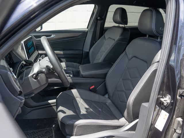 Certified Used 2024  Volkswagen 2.0T SE image 5