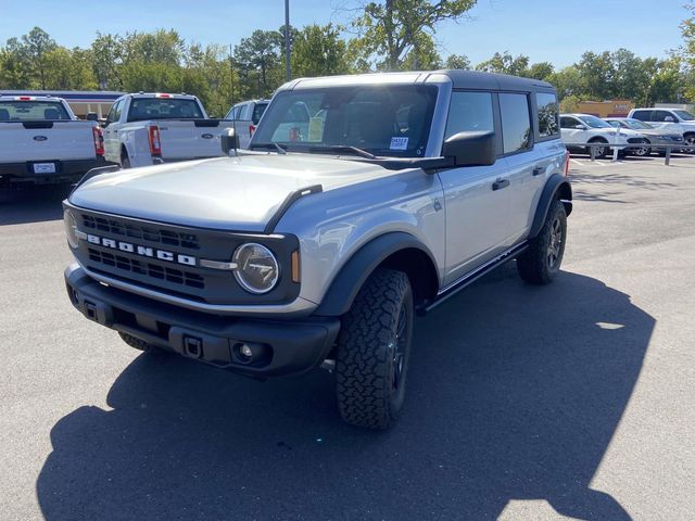 2024 Ford Bronco Black Diamond 8