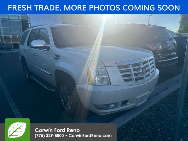 White Diamond Clearcoat 2007 Cadillac Escalade SUV / Crossover All-Wheel Drive 6-Speed Automatic Overdrive