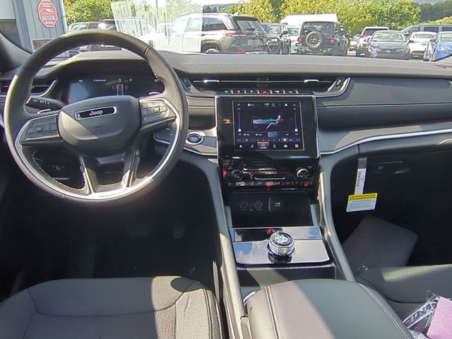 new 2025 Jeep Grand Cherokee car, priced at $36,929